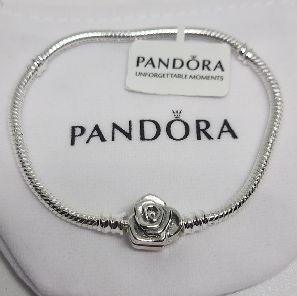 New Pandora Moments Rose In Bloom Claps Snake Chain Bracelet Size 7.5 Inches - Picture 1 of 4